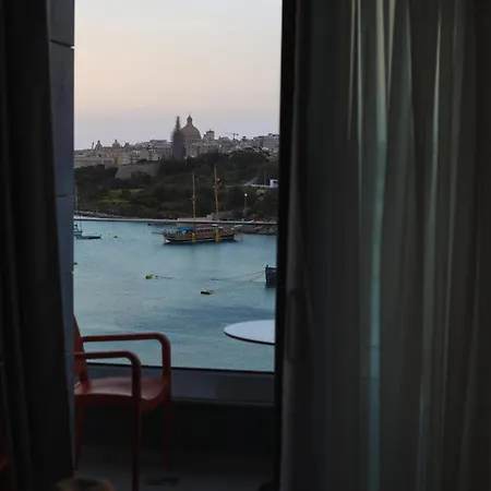 Verdi Promenade Hotel 4*